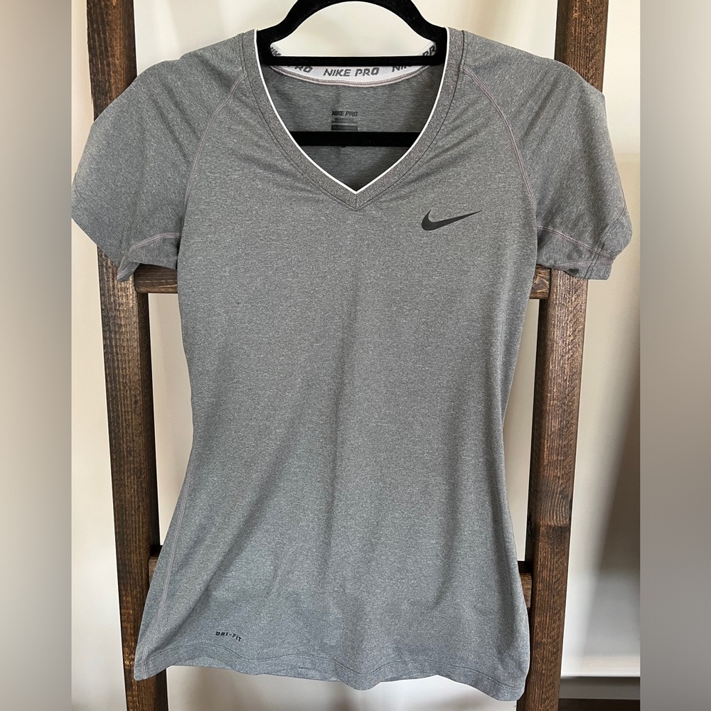 Nike Gray Fitted Short Sleeve Tee